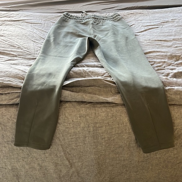 Lululemon - Sz 8 - straight leg sweatpants - Picture 3 of 3